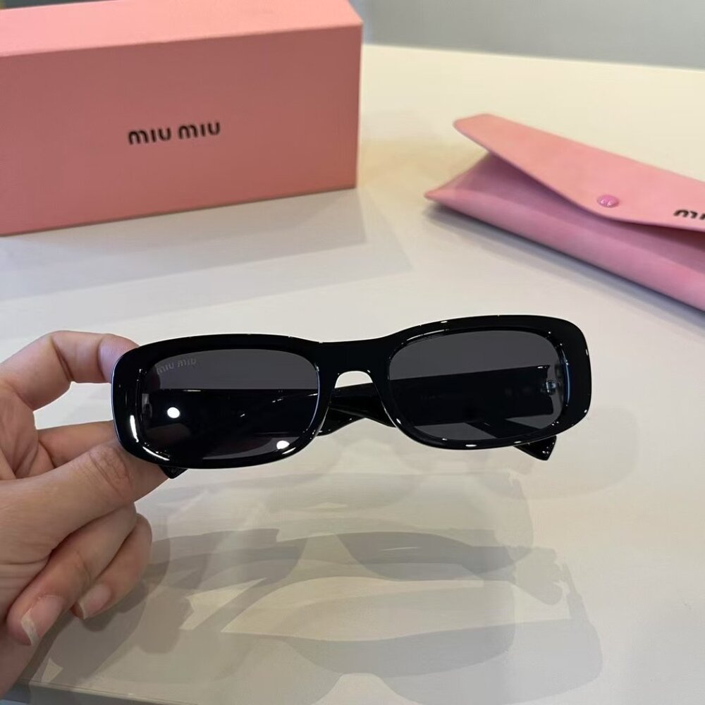 Miu Miu Sunglasses - Picture 4 of 10